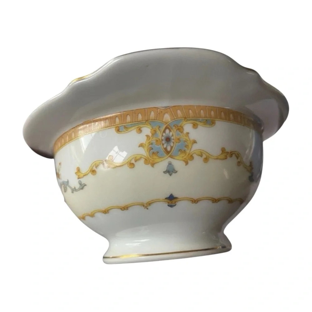 Meito China Japan Lidded Covered Bowl Gold Gilt Floral Scalloped Rim Vtg